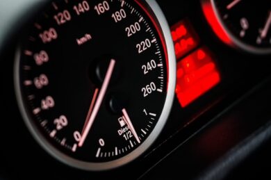 Apple CarPlay con ChatGPT: Siri diventa più utile