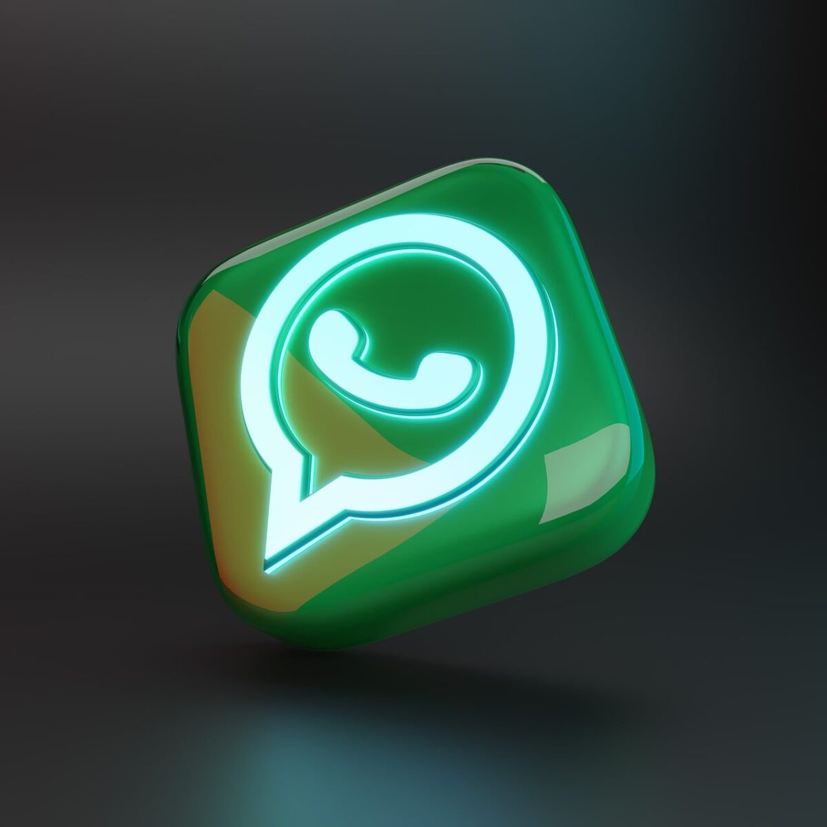 WhatsApp cambia i messaggi effimeri: la cancellazione scatterà dopo la lettura