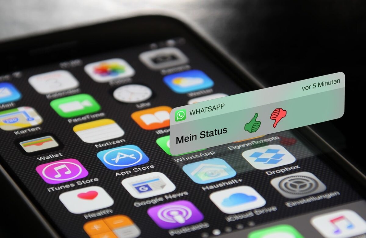 WhatsApp su iPhone, arriva il supporto multi-account nativo: come funziona e cosa cambia WhatsApp su iPhone, arriva il supporto multi-account nativo: come funziona e cosa cambia