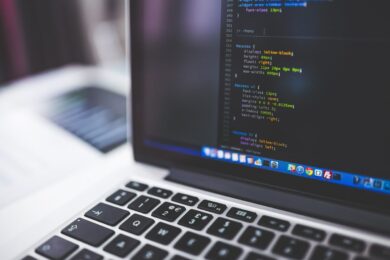 Bot generativi e sicurezza web: i nuovi rischi che preoccupano il settore tech